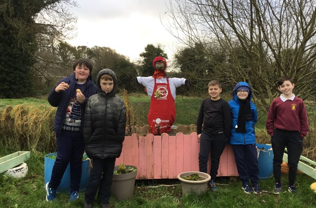 Our scarecrow is ready to welcome the children to Cafe le Chéile.