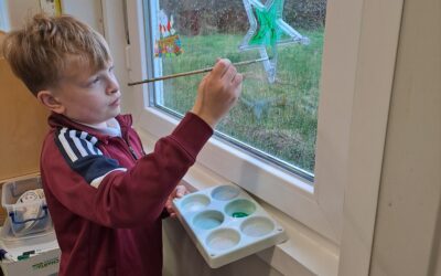 Getting hands-on and senses tingling! Take a look at our Christmas sensory art experience.